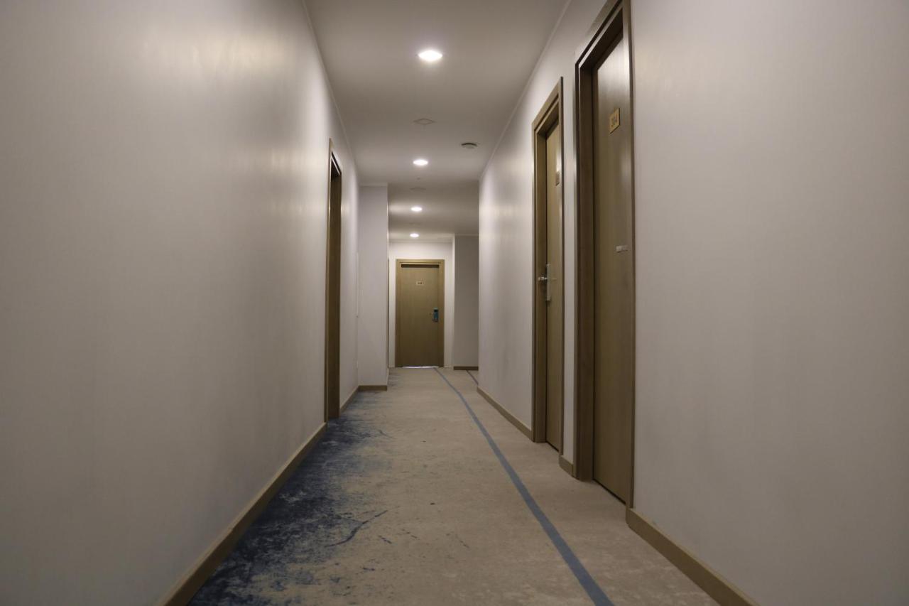 Viesbutis Banga Hotel โตเรกี ภายนอก รูปภาพ