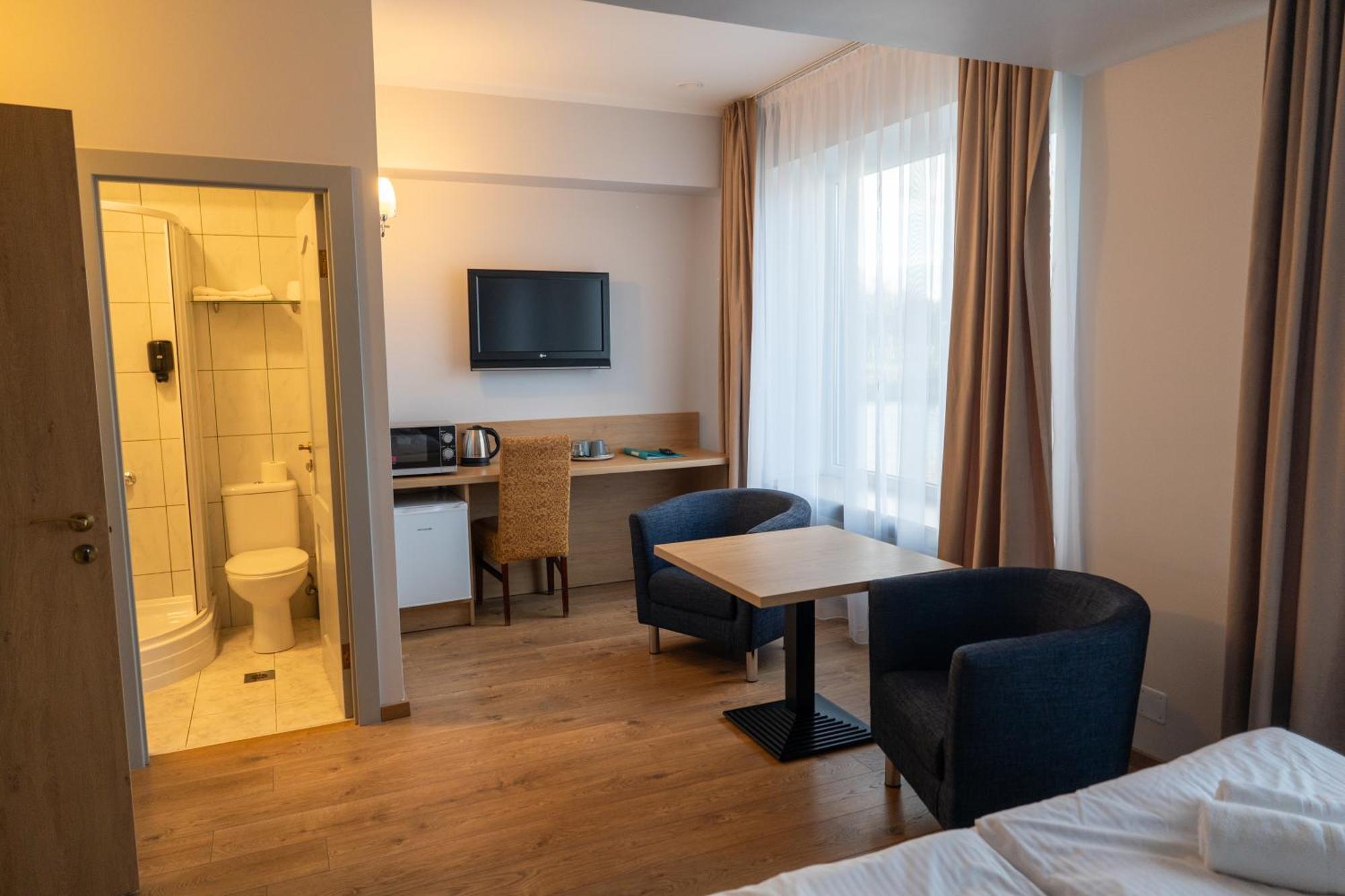 Viesbutis Banga Hotel โตเรกี ภายนอก รูปภาพ
