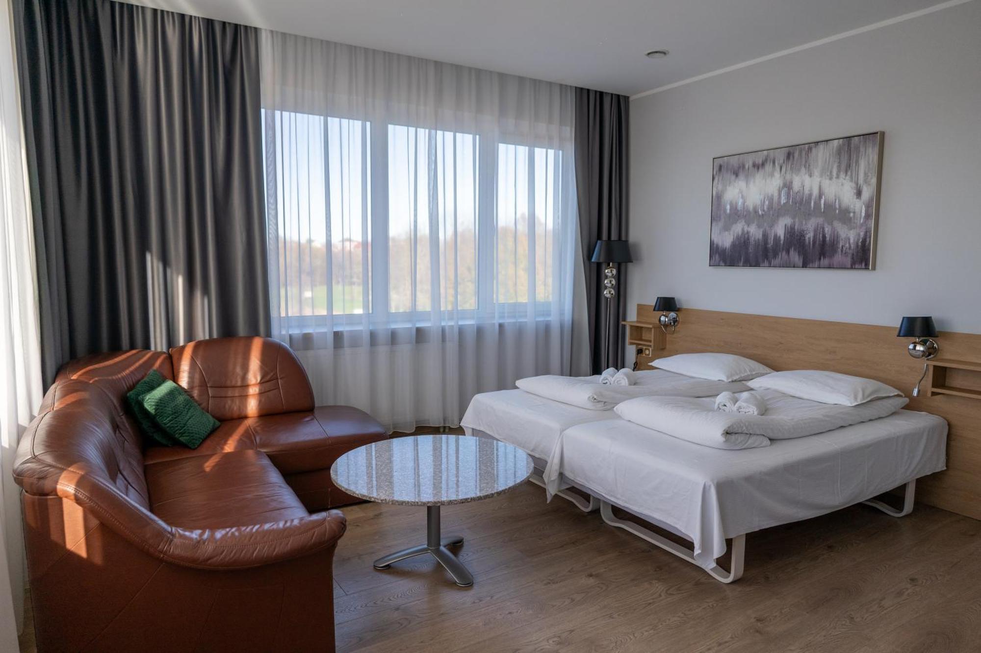 Viesbutis Banga Hotel โตเรกี ภายนอก รูปภาพ