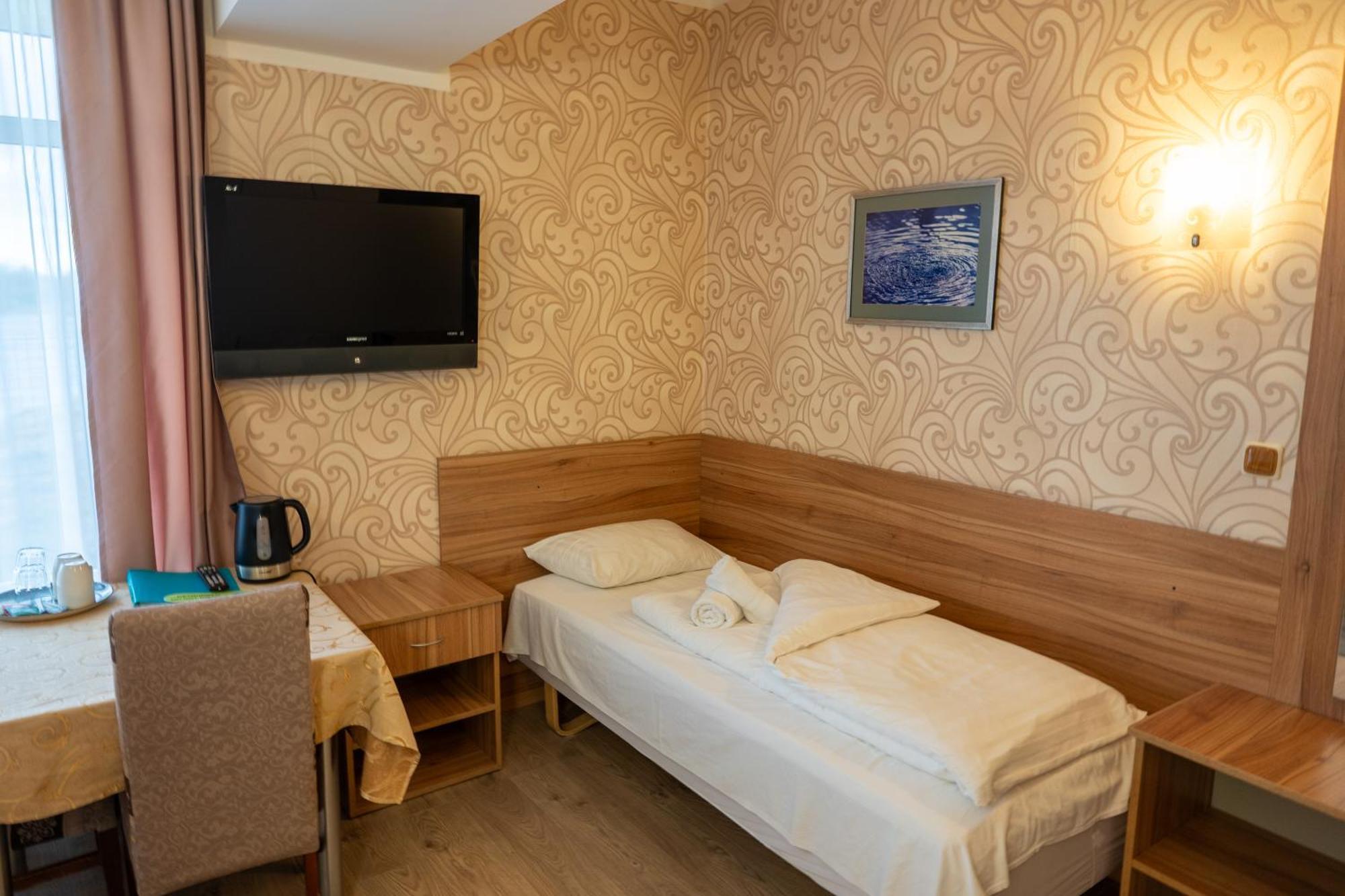 Viesbutis Banga Hotel โตเรกี ภายนอก รูปภาพ