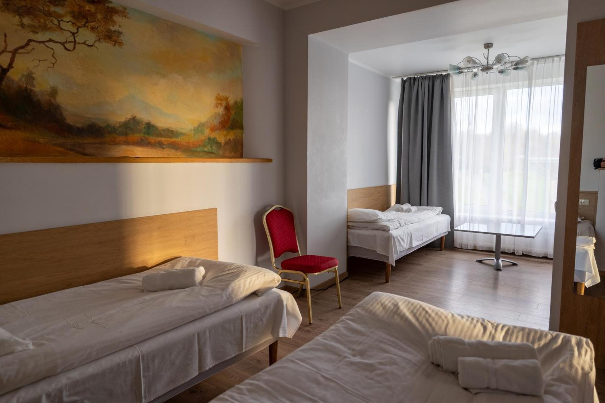 Viesbutis Banga Hotel โตเรกี ภายนอก รูปภาพ