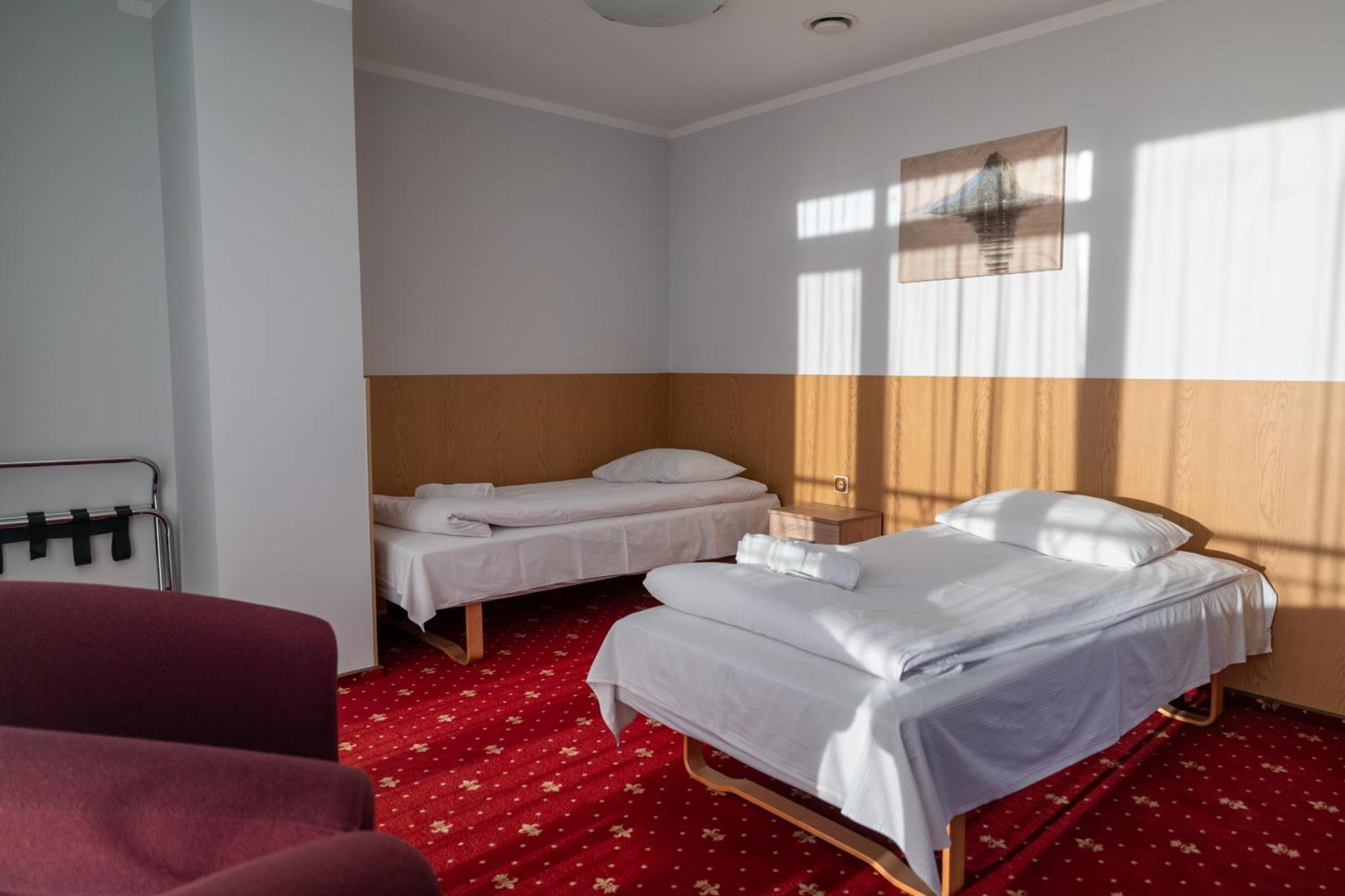 Viesbutis Banga Hotel โตเรกี ภายนอก รูปภาพ
