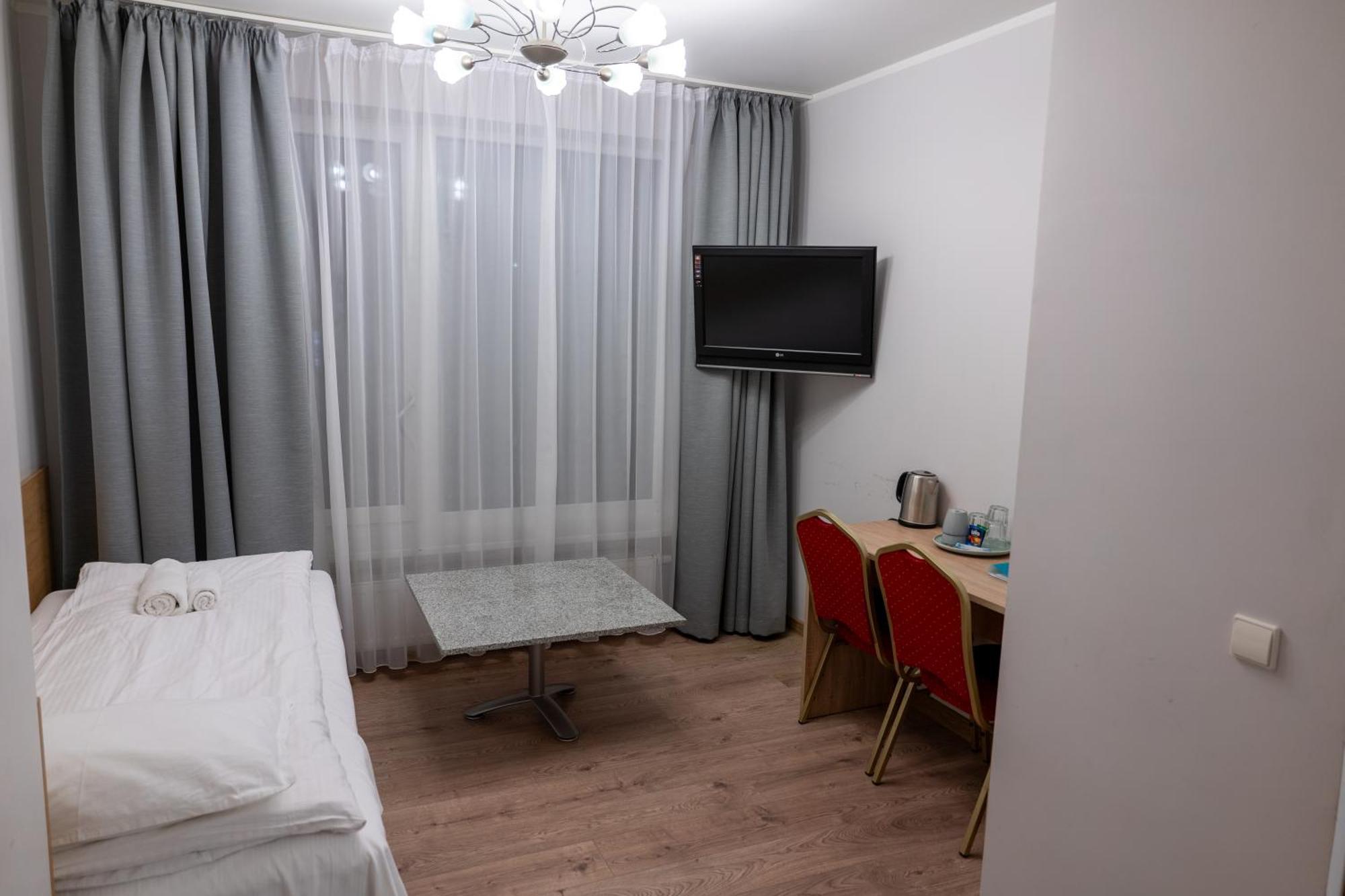 Viesbutis Banga Hotel โตเรกี ภายนอก รูปภาพ